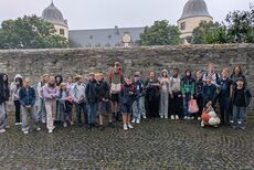 Auf den Spuren des Mittelalters - Der Jahrgang 6 besucht die Wewelsburg