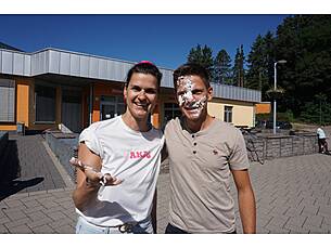 Vergrößert das Bild: "/realschule-wAssets/img/Abschied_ZehntklaesslerInnen_2026/DSC00533.JPG"