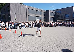 Vergrößert das Bild: "/realschule-wAssets/img/Abschied_ZehntklaesslerInnen_2026/DSC00534.JPG"
