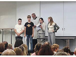 Vergrößert das Bild: "/realschule-wAssets/img/Einschulungsfeier-2026/20260902_083916-1.jpg"