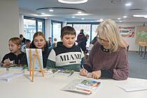 Vergrößert das Bild: "/realschule-wAssets/img/aktuelles/Autorinnenlesung-2026/8_Autorinnenlesung_Koensgen.JPG"