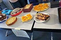 Vergrößert das Bild: "/realschule-wAssets/img/aktuelles/Grundschulinformationstag-2025/20_Kuchen_Koensgen.JPG"