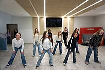 Vergrößert das Bild: "/realschule-wAssets/img/aktuelles/Grundschulinformationstag-2025/21_Tanzen_Koensgen.JPG"