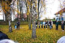 Vergrößert das Bild: "/realschule-wAssets/img/aktuelles/2_Gedenken_Koensgen.JPG"