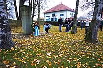 Vergrößert das Bild: "/realschule-wAssets/img/aktuelles/3_Gedenken_Koensgen.JPG"