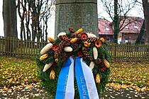 Vergrößert das Bild: "/realschule-wAssets/img/aktuelles/6_Gedenken_Koensgen.JPG"