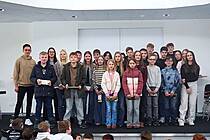 Vergrößert das Bild: "/realschule-wAssets/img/1_Halbjahreszeugnis_Beste.JPG"