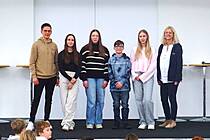 Vergrößert das Bild: "/realschule-wAssets/img/3_Halbjahreszeugnis_Beste2.JPG"